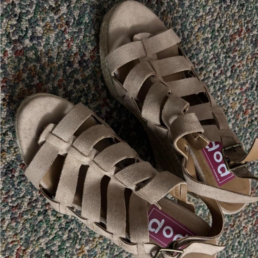 Women's Tan Sandals